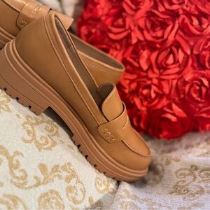Women's Tan Loafers